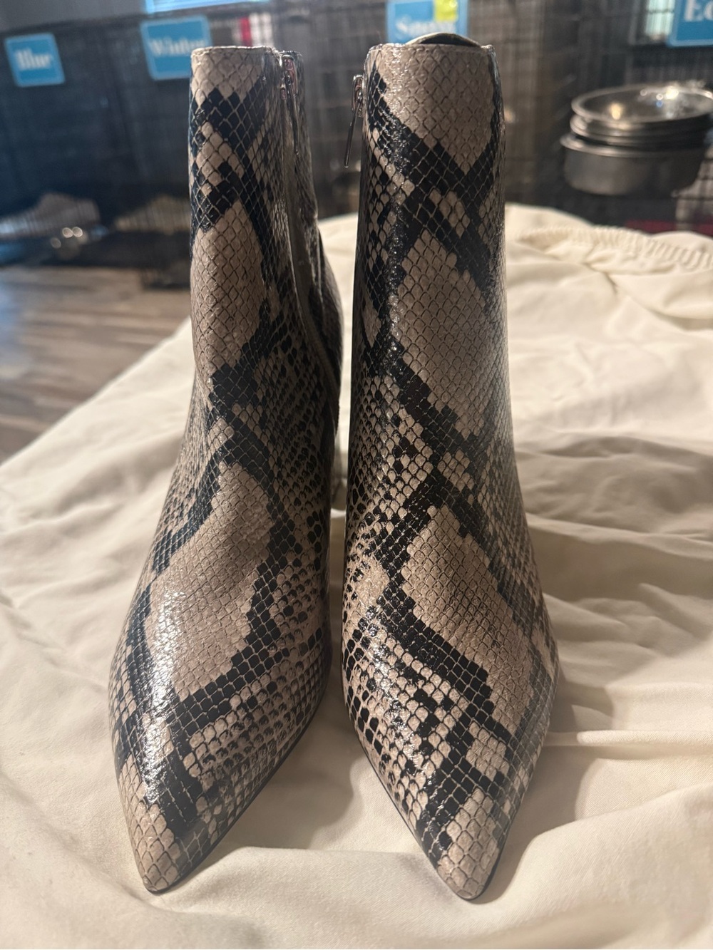 Marc Fisher Retire 2 Taupe and Black Snake-Print Pointed Toe Ankle Boots 8.5 NWT